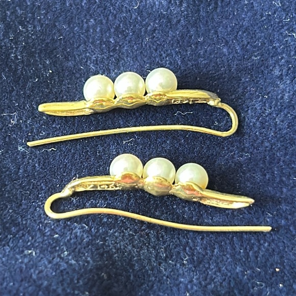 14Kt Gold Freshwater Pearls Ear Climber Crawler Earrings - Picture 4 of 8